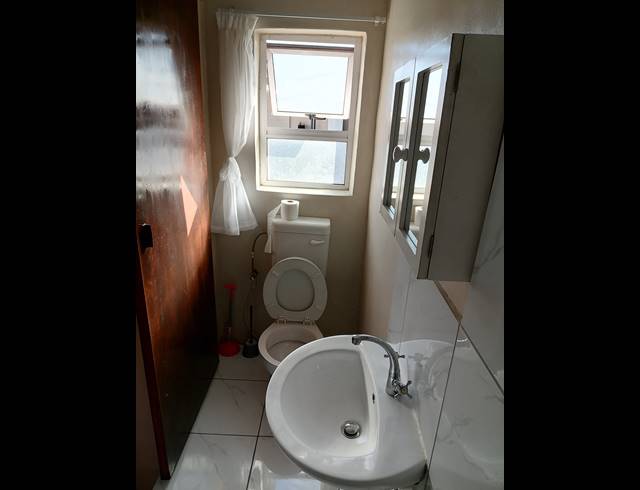 1 bed property to rent in AVONDALE